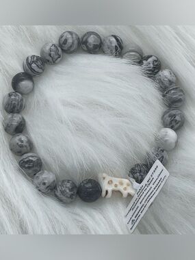 Fahlo Snow Leopard Grey Stone Bead Stretch Bracelet